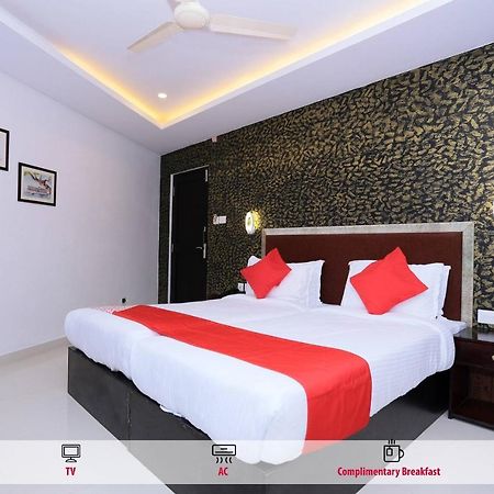 Capital O 61059 Green Life Hotel Kochi Ngoại thất bức ảnh
