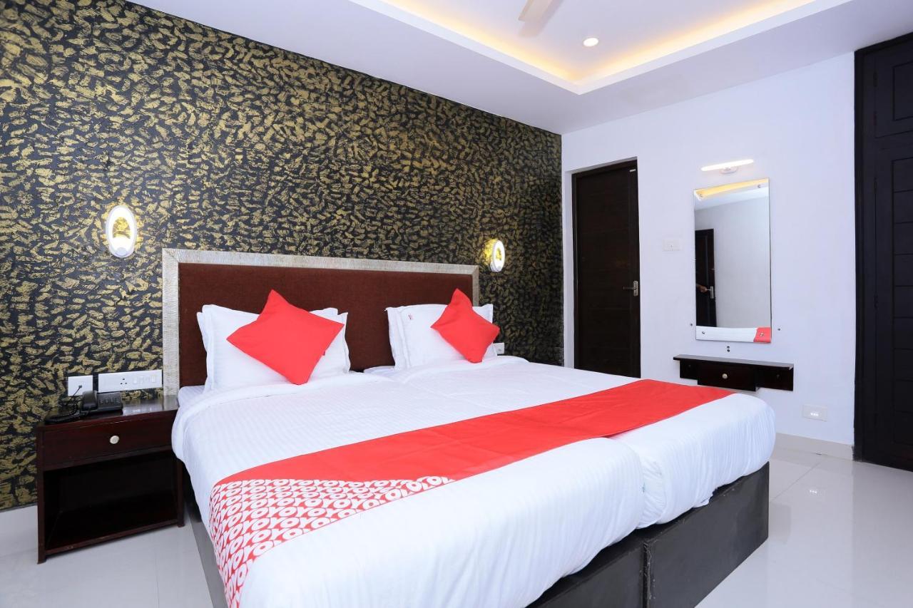 Capital O 61059 Green Life Hotel Kochi Ngoại thất bức ảnh