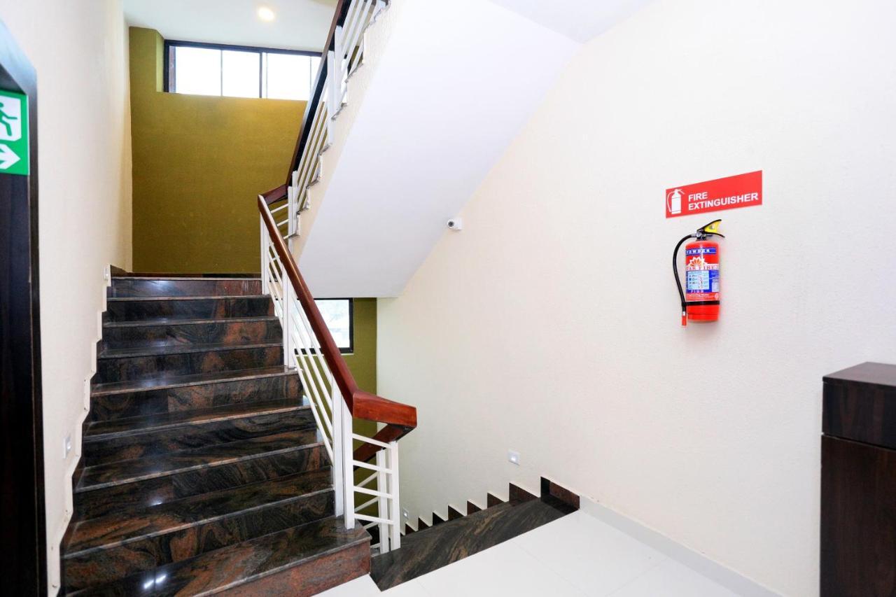 Capital O 61059 Green Life Hotel Kochi Ngoại thất bức ảnh