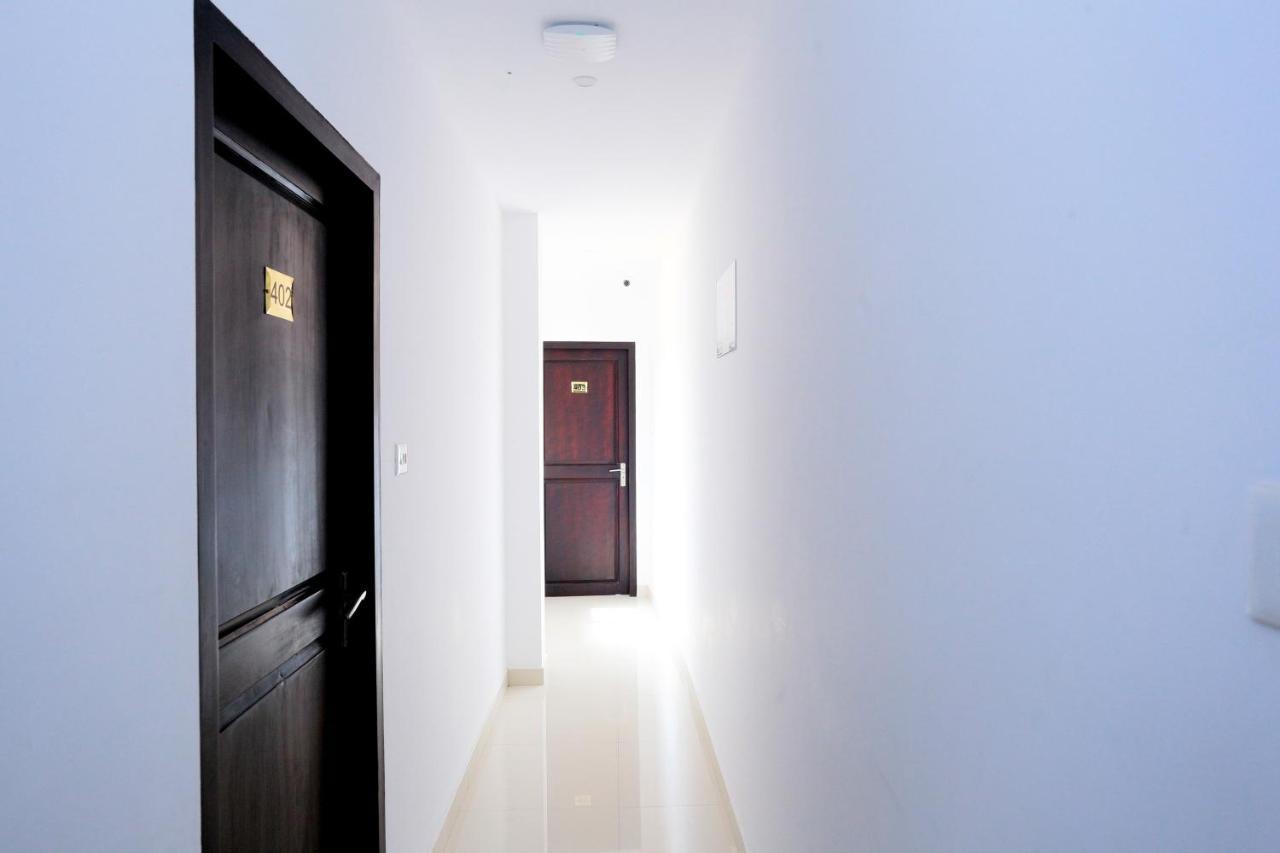 Capital O 61059 Green Life Hotel Kochi Ngoại thất bức ảnh